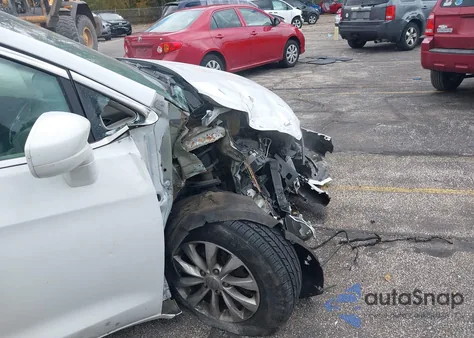 2018 Chrysler Pacifica Touring Plus z USA, uszkodzony, nr VIN 2C4RC1FG3JR289682